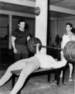 Dave Draper, heavy bench press